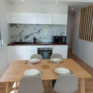 https://la-villa-bompard-50m-coeur-de-ville-avec-terrasse.midi-pyreneeshotels.com